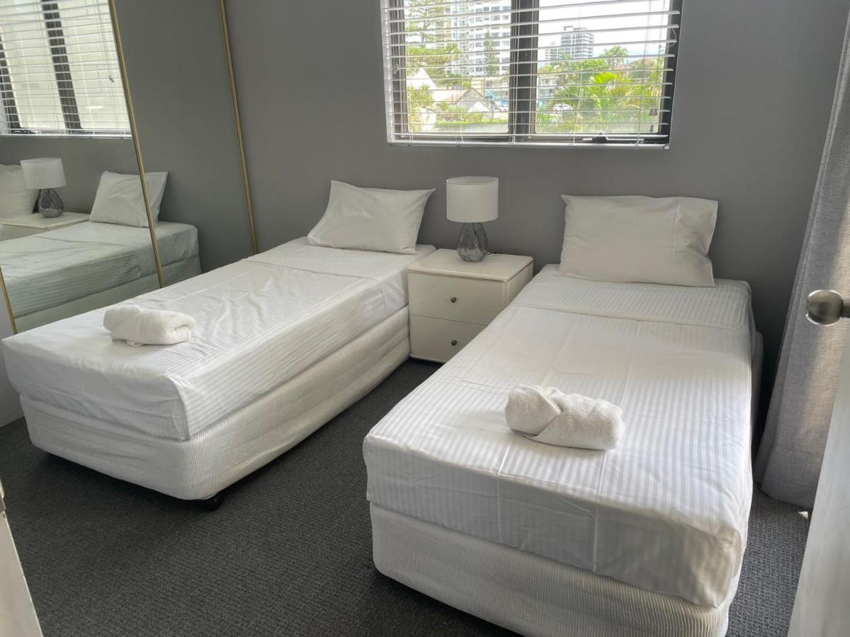 גולד קוסט Aristocrat Apartments מראה חיצוני תמונה