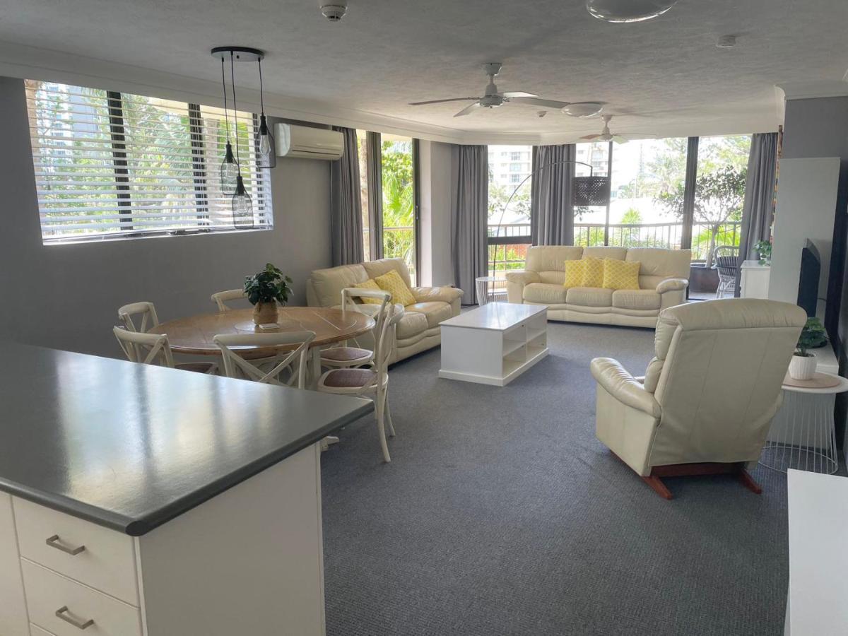גולד קוסט Aristocrat Apartments מראה חיצוני תמונה